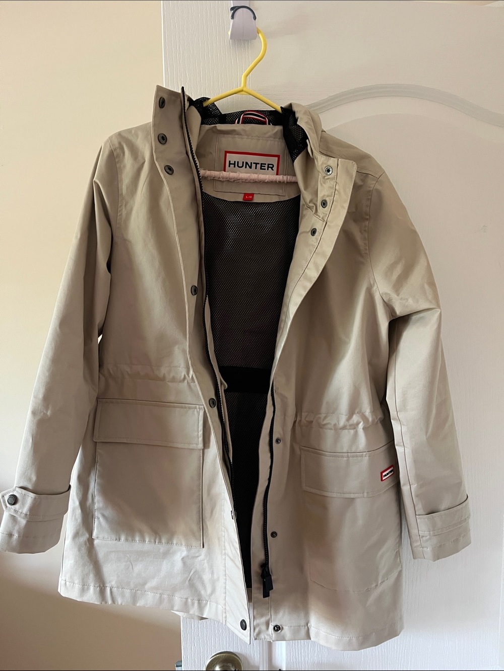 Hunter women’s Light Beige Hooded Raincoat